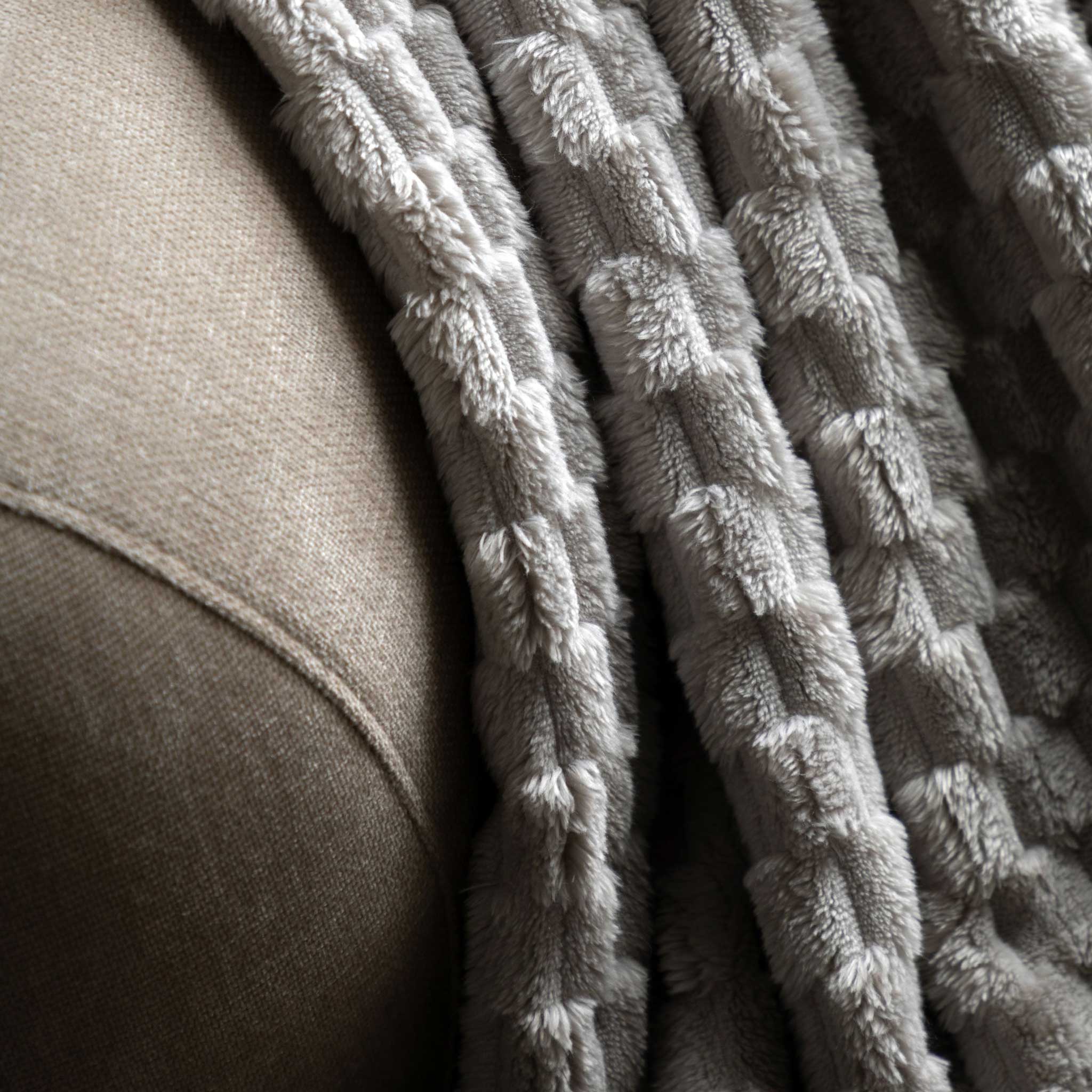 Bala Jacquard Grey Velvet Knitted Throw