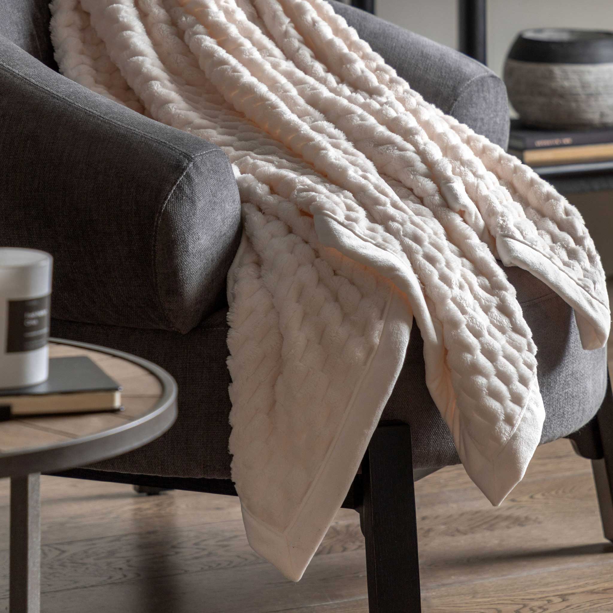 Jacquard Cream Velvet Knitted Throw